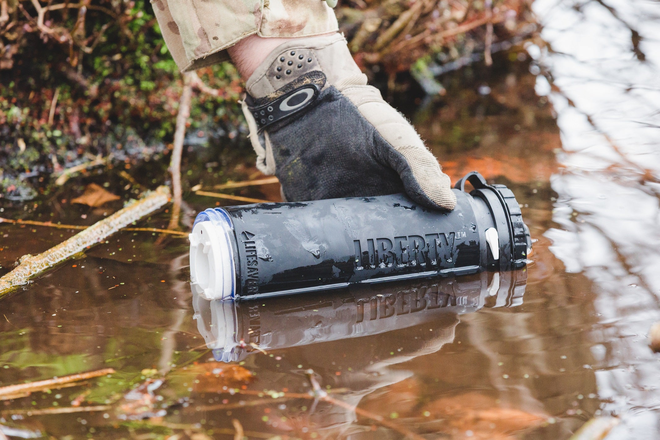 泥水を飲み水に変える英陸軍採用の携帯浄水器『LifeSaver』日本公式 